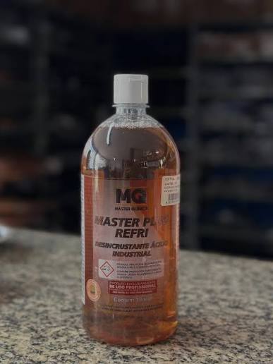 Detergente Profissional Desincrustante Master Plus Refri 1 litro - Masterquimic